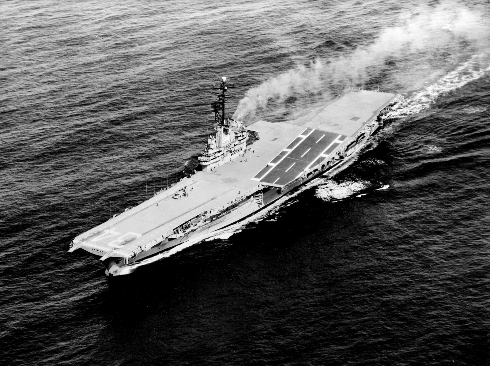 USS Oriskany underway at sea in 1959